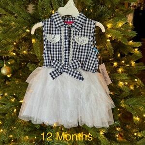 Cowgirl meets glamgirl dress super cute with western boots!!  Size 12